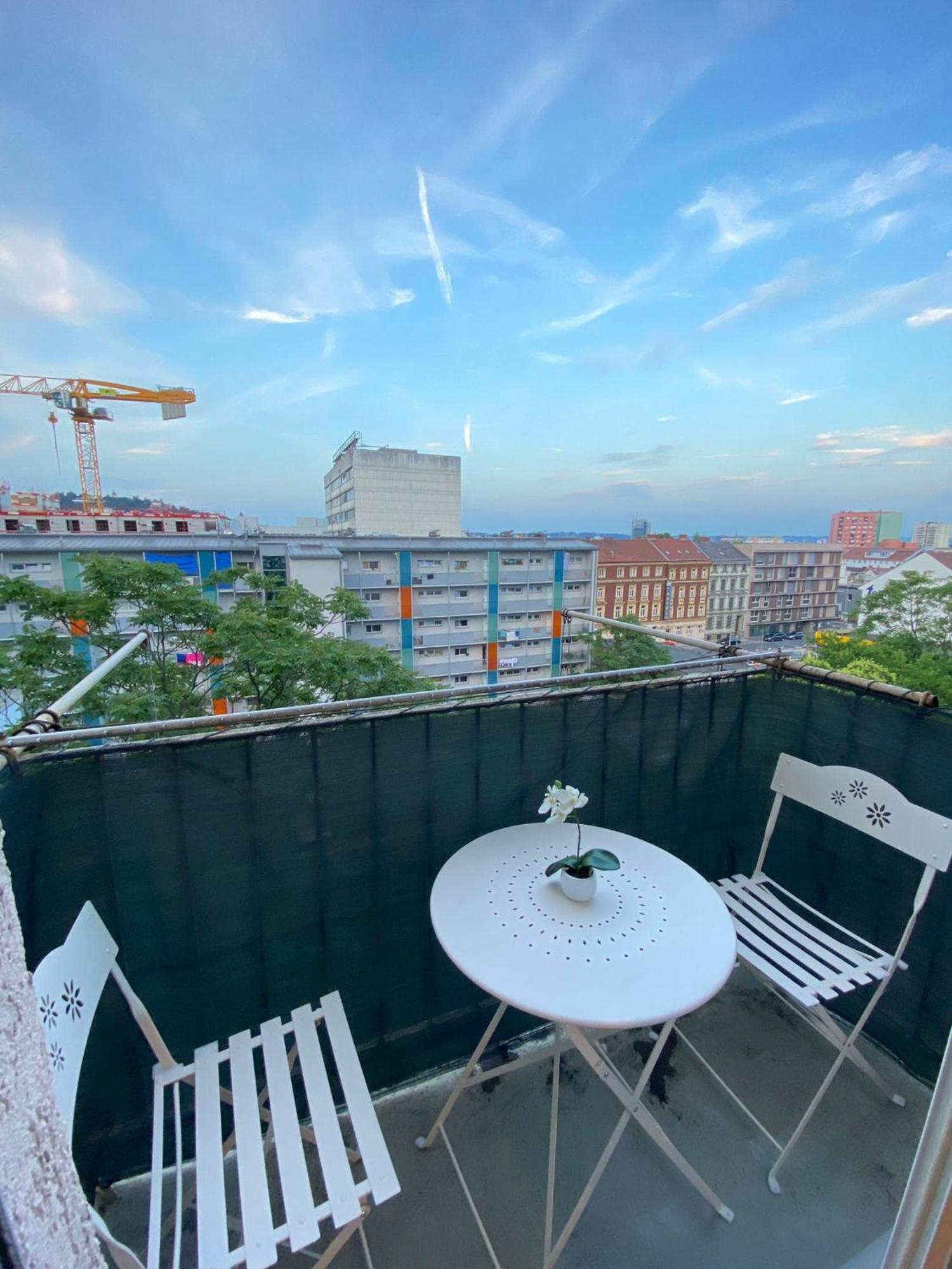 Moderne Wohnung Mit 2 Balkonen, Self Check-In, Parking Graz Exterior photo